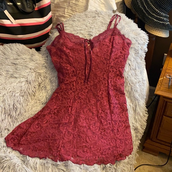 LACE intimate 🌸🌸 - Picture 1 of 4